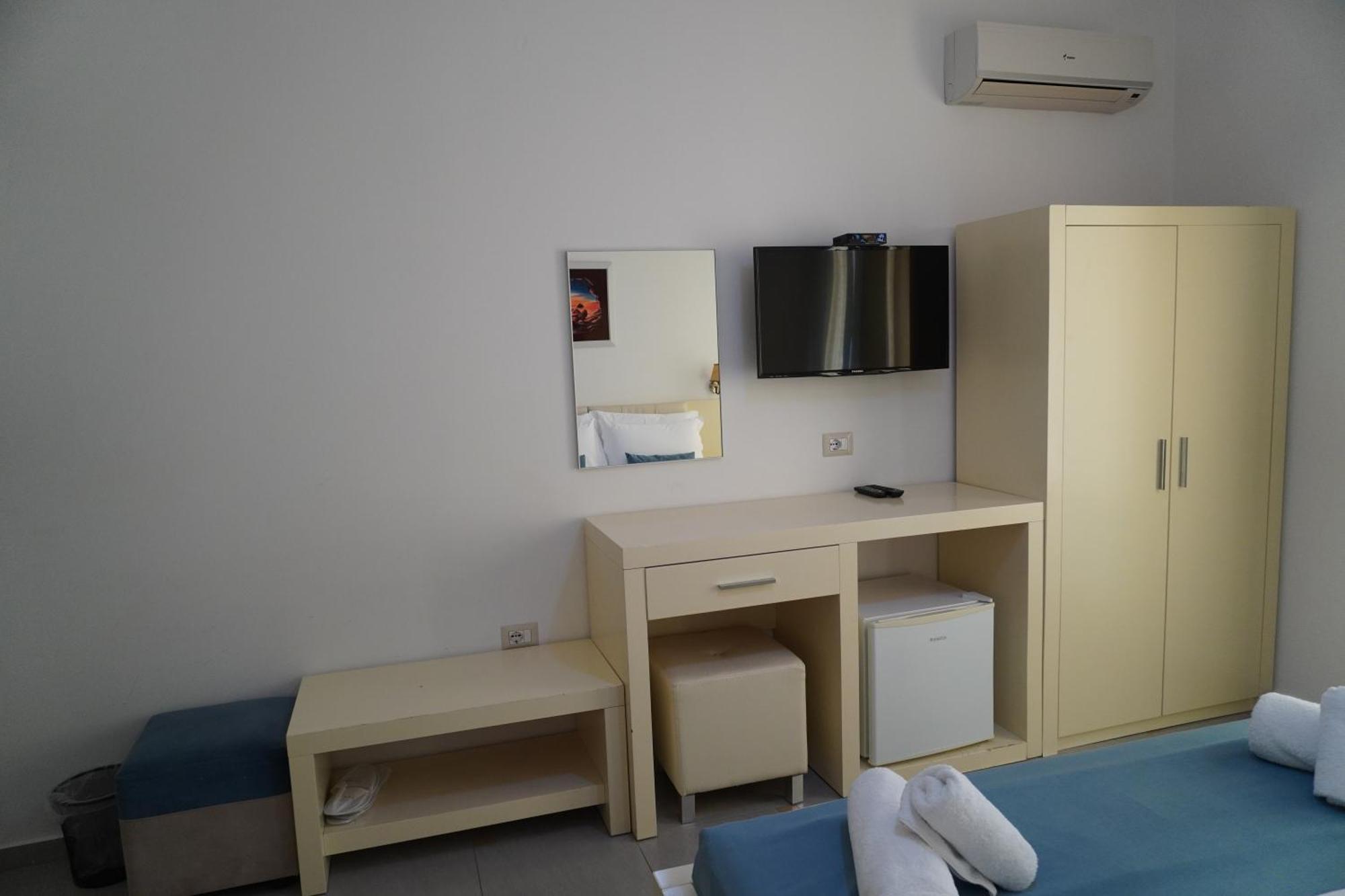 Hotel Agel Saranda Extérieur photo
